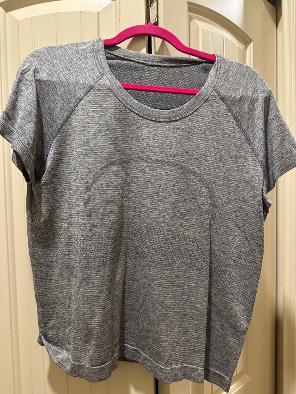 lululemon athletica Women's Heather Grey Short-Sleeve Active Tee